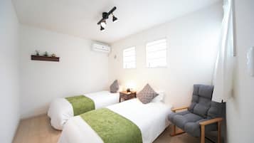 4 bedrooms, desk, free WiFi, bed sheets