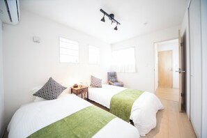 4 slaapkamers, een bureau, gratis wifi, beddengoed