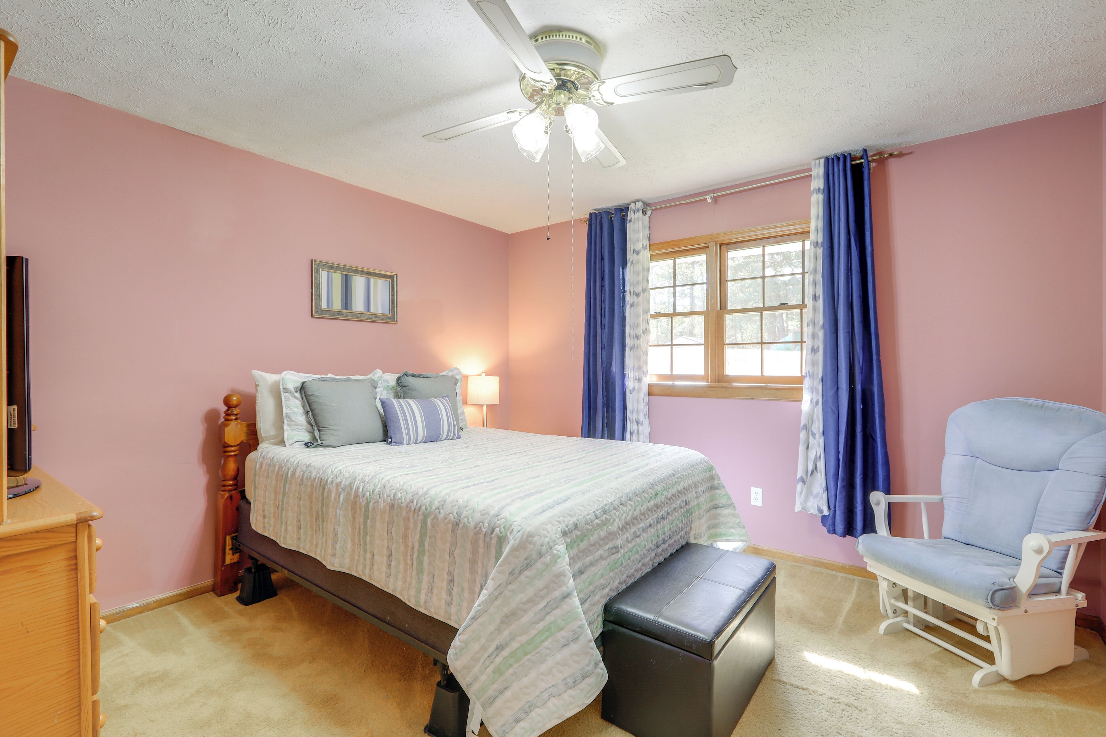 3 camere, una scrivania, ferro/asse da stiro, accesso a Internet