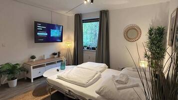 2 bedrooms, iron/ironing board, WiFi, bed sheets