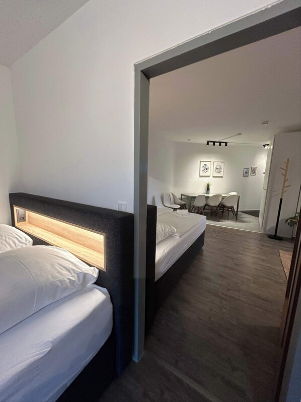 Iron/ironing board, WiFi, bed sheets