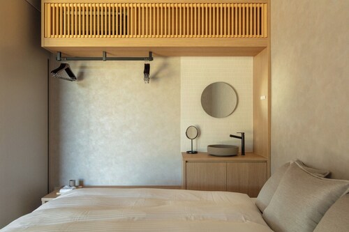 A villa with a spacious garden and views of Mt Fu / Minamitsuru-gun Yamanashi