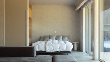 3 makuuhuonetta, työpöytä, ilmainen Wi-Fi, vuodevaatteet