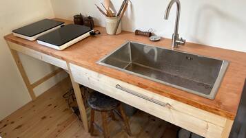 冰箱、炉灶、厨具/餐具