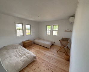 2 多间卧室、免费 WiFi、床单