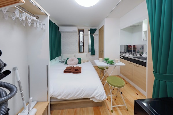 1 bedroom, free WiFi, bed sheets