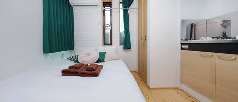 1 bedroom, free WiFi, bed sheets