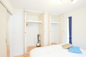 1 室のベッドルーム、WiFi (無料)、ベッドシーツ