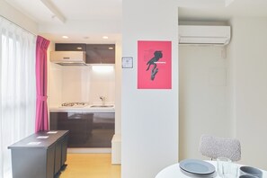 Fridge, microwave, stovetop, cookware/dishes/utensils - Monthly Rental A2  3minute walk from Setagaya Station  Setagaya Line tram  Accommodates 2 peo / Setagaya-ku Tokyo (Setagaya-ku)
