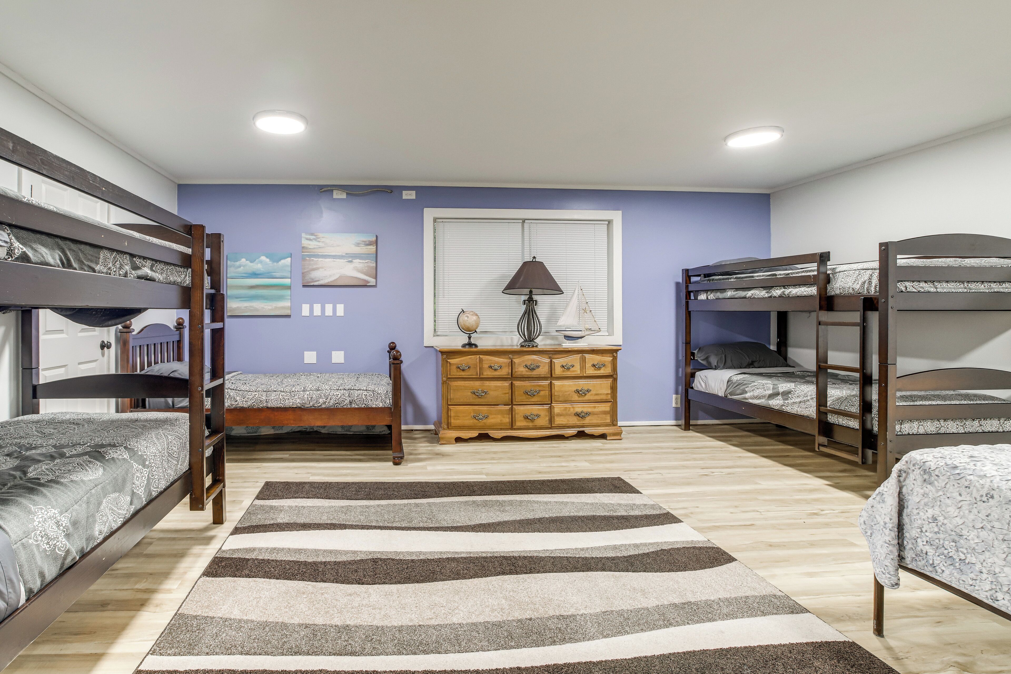 4 chambres, bureau, fer et planche à repasser, accès Internet