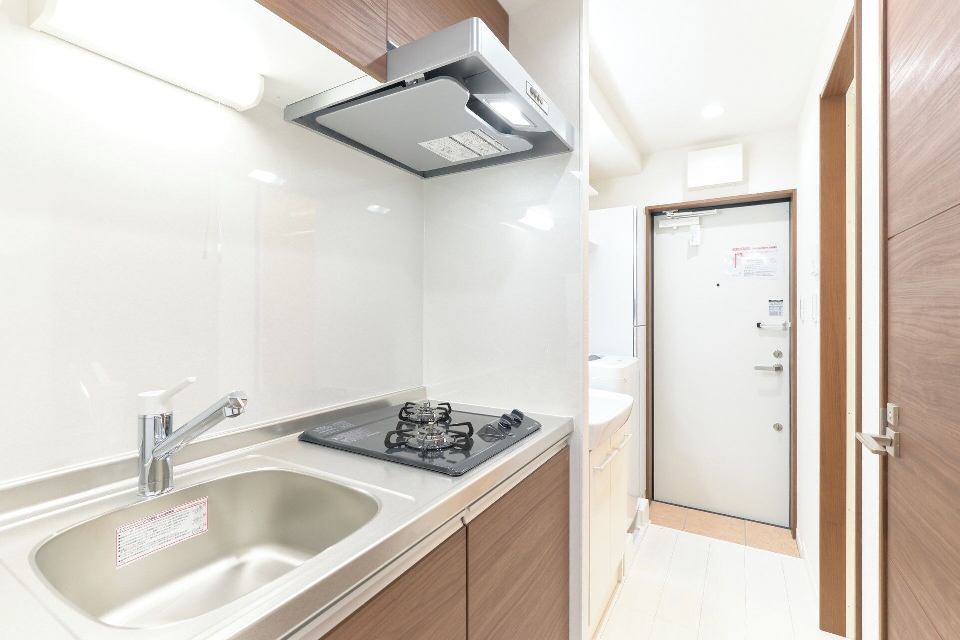 Fridge, microwave, stovetop, cookware/dishes/utensils