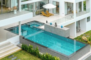 Piscina a l'aire lliure