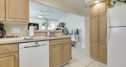 3 Mi to Jensen Beach: Pet-Friendly Getaway w/ Yard