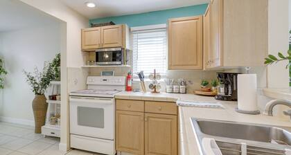 3 Mi to Jensen Beach: Pet-Friendly Getaway w/ Yard