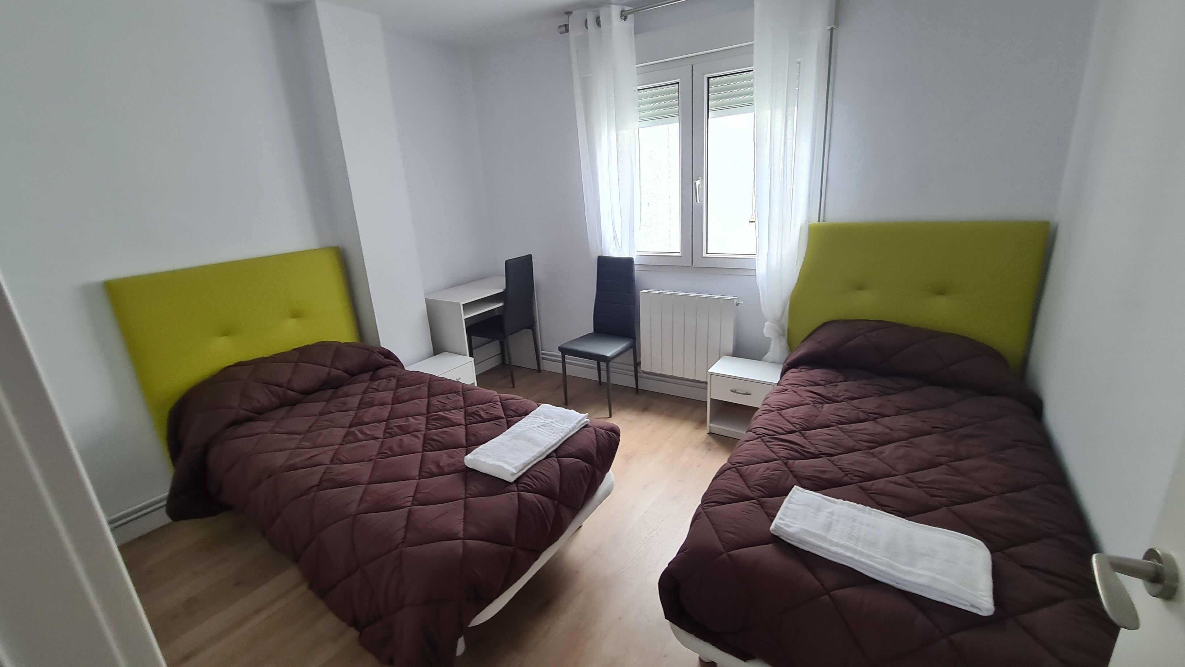 3 slaapkamers, een strijkplank/strijkijzer, wifi, beddengoed