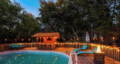 Detached Sauna, Movie Room! Relaxation in Muskegon