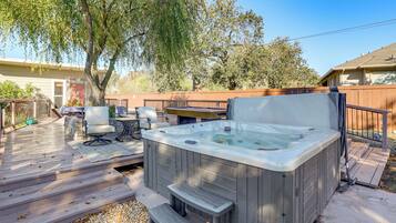 Tina de hidromasaje al aire libre