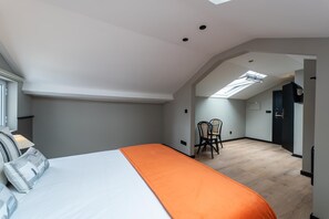 1 多间卧室、上网接入、床单