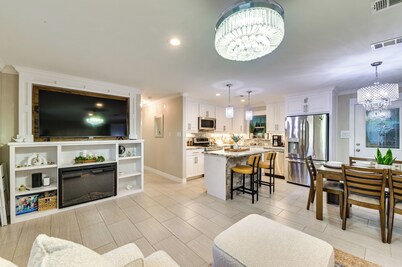 Walk to Frisco Commons Park: Modern Home w/ Patio