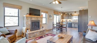 10 Mi to Slopes! Mtn-View Crested Butte Retreat