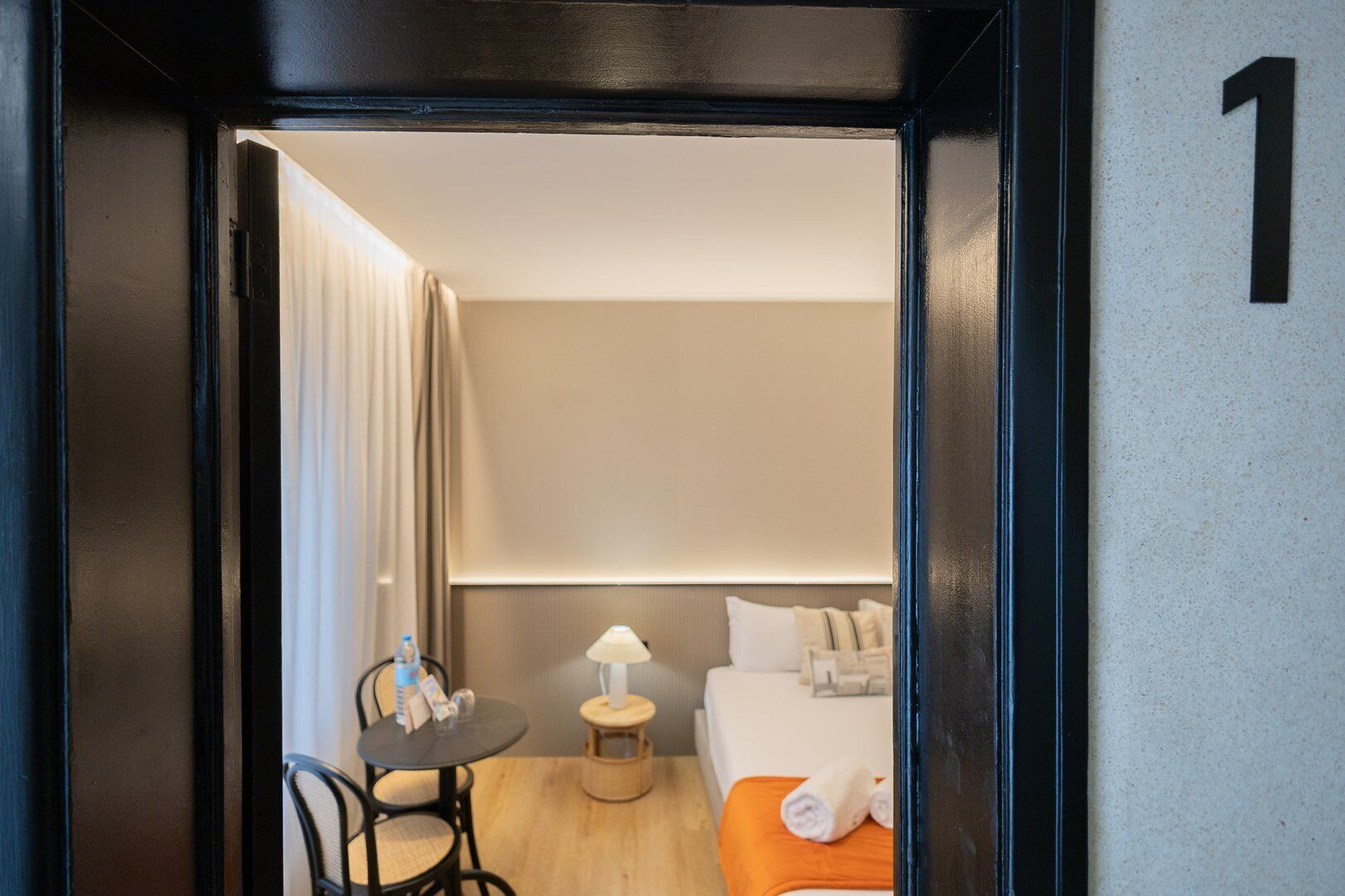 1 habitación, acceso a internet y ropa de cama 