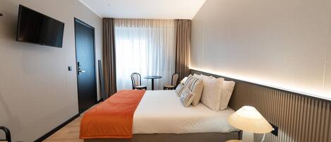 1 habitación, acceso a internet y ropa de cama