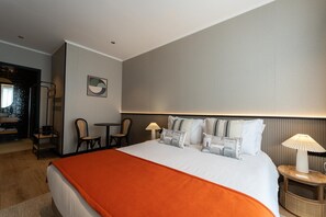 1 多间卧室、上网接入、床单