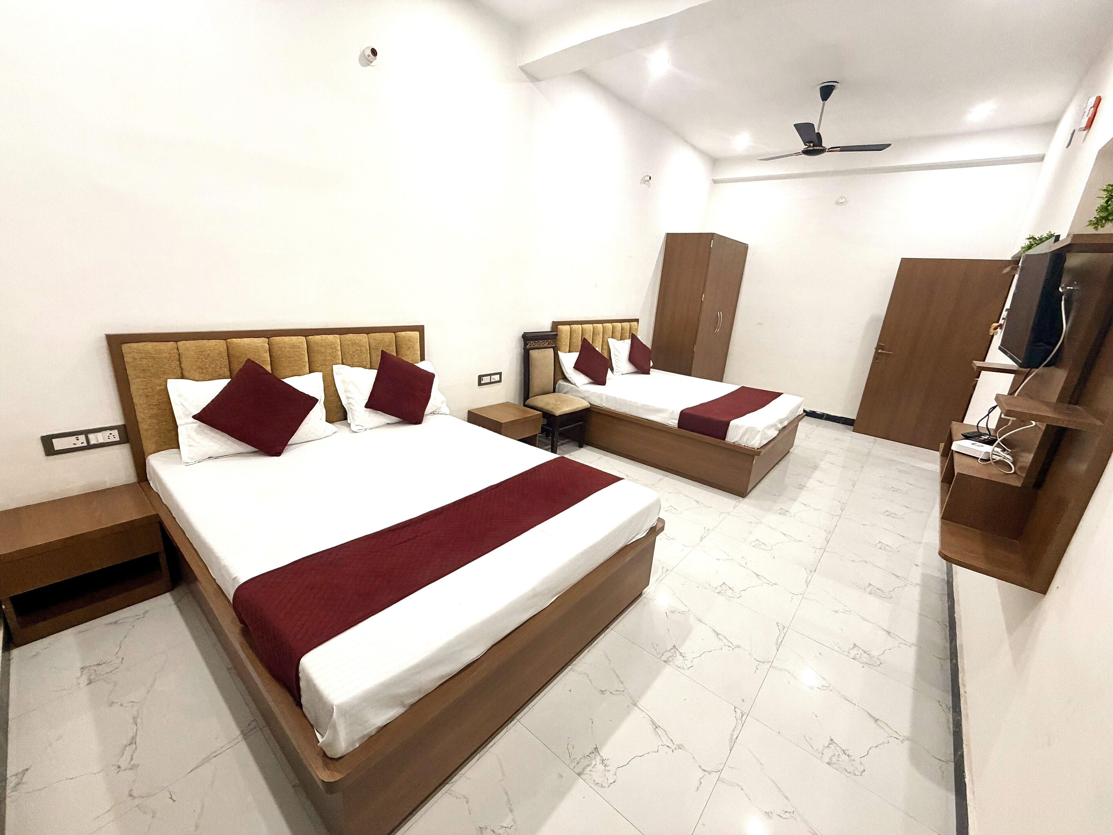 免费 WiFi、床单