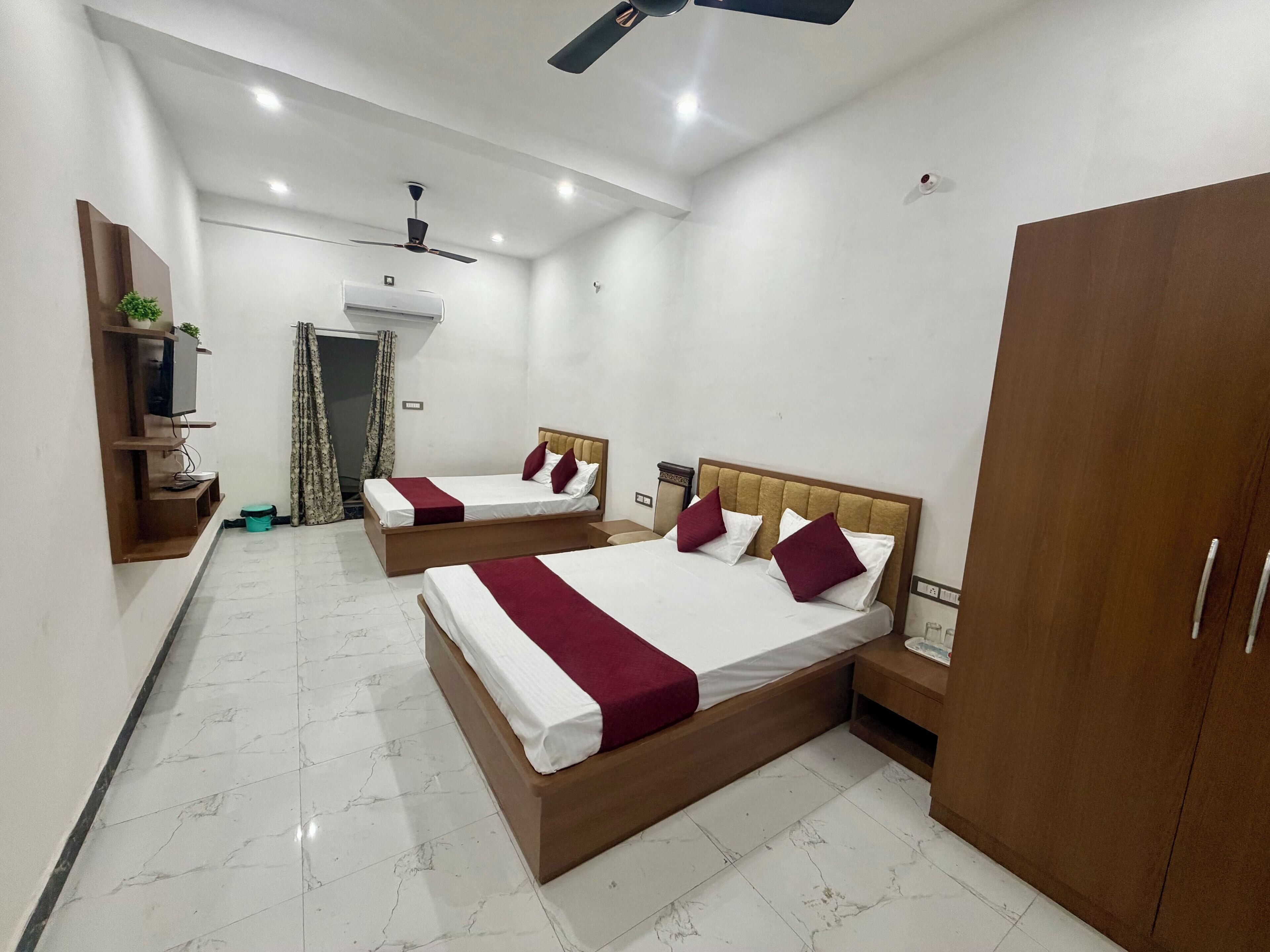 Double Room | Free WiFi, bed sheets