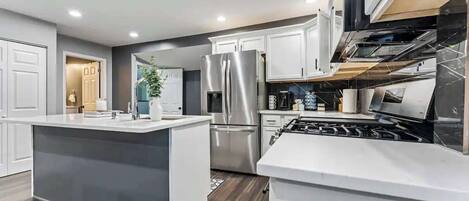 Fridge, microwave, oven, stovetop