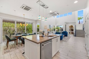 Interior - Designer Palm Springs Retreat | Private Spool · Mtn Views · 3BR · Pets Welcome (Palm Springs)