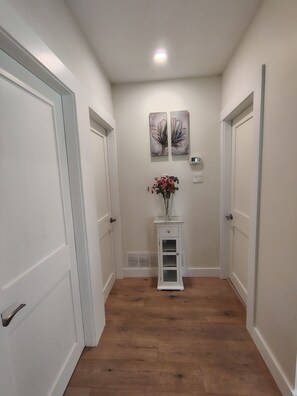 Interior - Spacious 3BR Main Floor Suite | Deck, Gazebo & Central Location (North Vancouver)