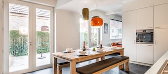Appartement rénové avec terrasse et jardin