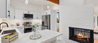 Prime location home away from home 4-bedroom 3 bath, only 15 minutes to Seattle