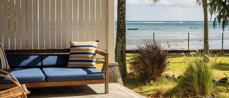 In-room safe, bed sheets