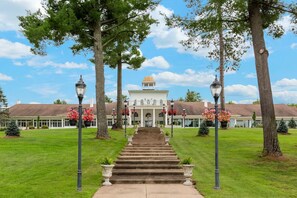 Exterior - Riverside Suite Escape! 3 Cozy Units w/ Pool, Spa & Dining Access | Free Parking (Pembine)