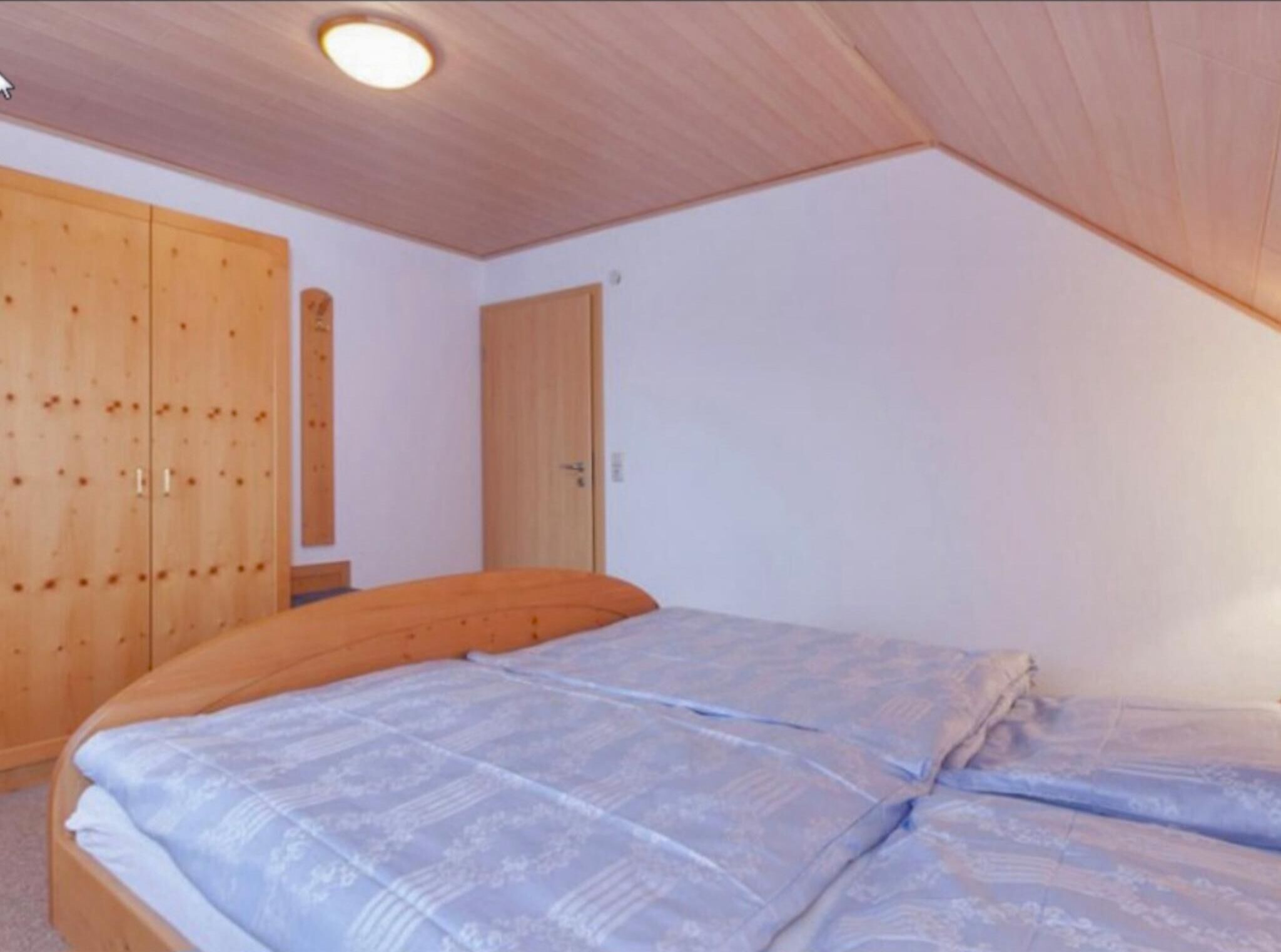 2 間睡房、上網