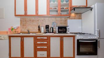 Apartment (Two Bedroom Apartment with Terrace (1) | Private kitchen | Fridge