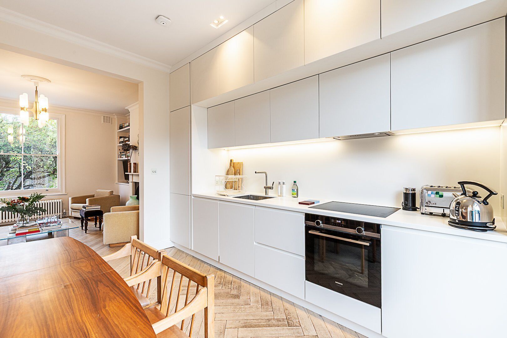 Fridge, oven, dishwasher, coffee/tea maker