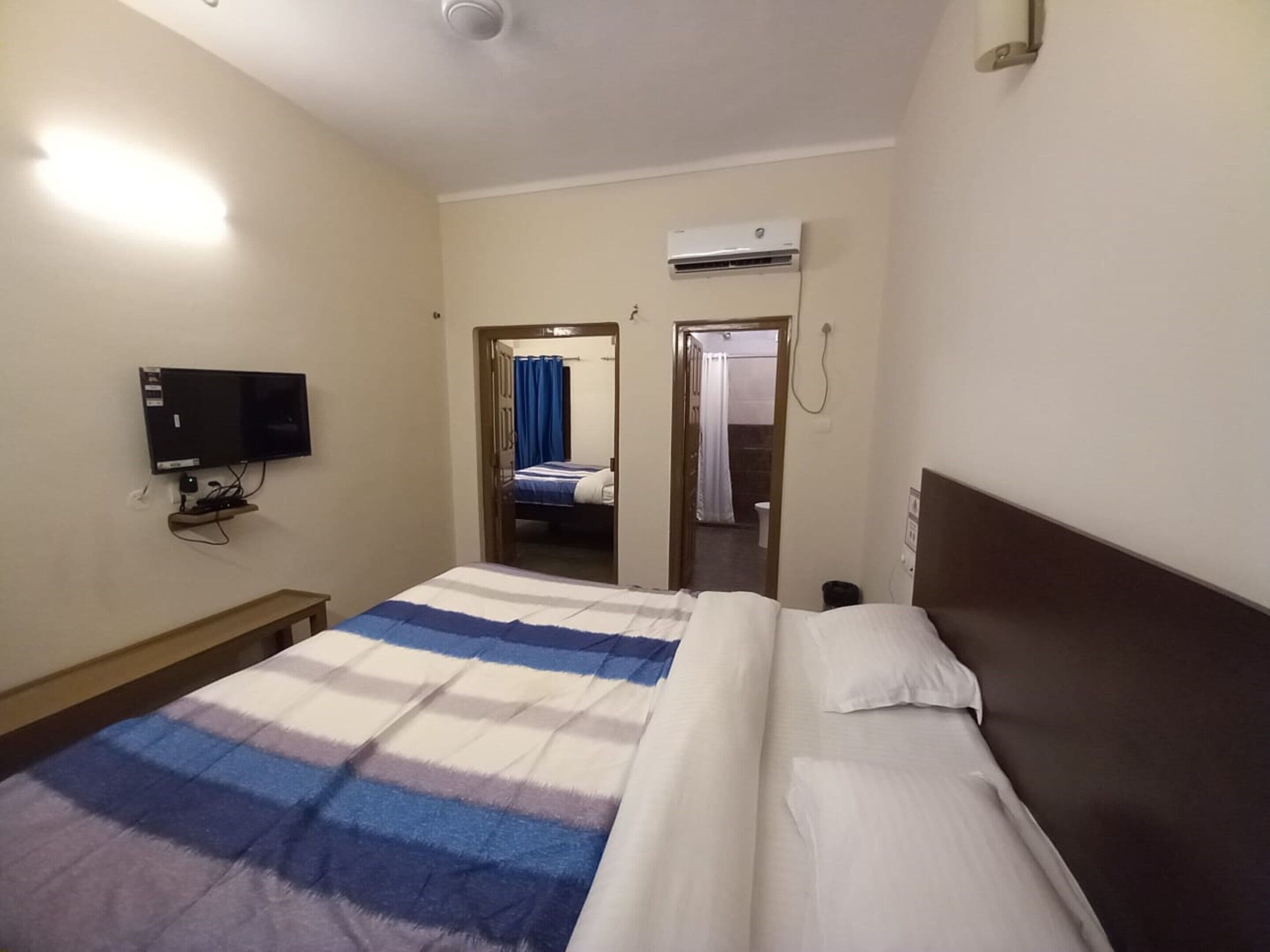 Deluxe Quadruple Room | Free WiFi, bed sheets