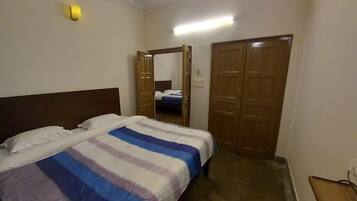 Deluxe Double Room, City View | Free WiFi, bed sheets