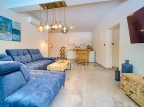 Departamento (Wellness Apartment Modruna) | Sala de estar | Televisión de pantalla plana de 32 pulgadas con canales por cable 