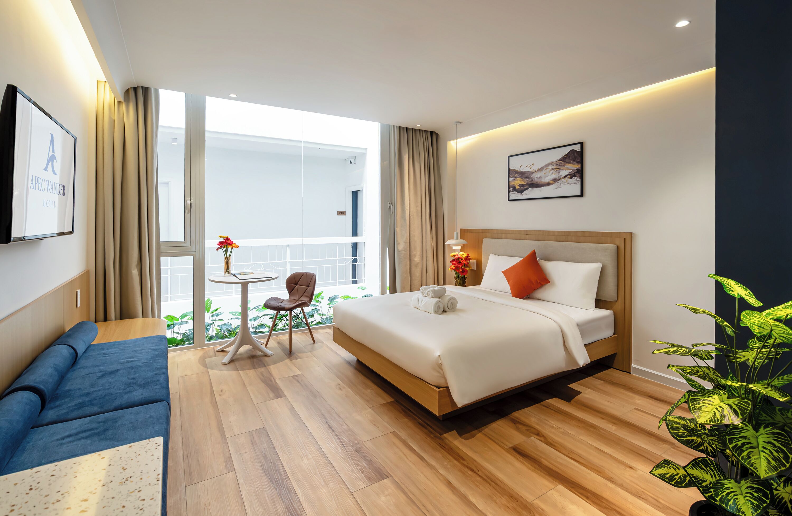 Deluxe Double Room, Courtyard View | Minibar, desk, free WiFi, bed sheets