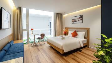 Habitación Deluxe doble, vistas al patio | Escritorio y wifi gratis