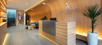 APEC WANDER HOTEL - NEAR TAN DINH MARKET