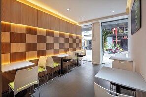 Meeting facility - APEC WANDER HOTEL - NEAR TAN DINH MARKET (Ho Chi Minh)