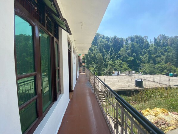 Habitación Deluxe doble, balcón, vistas a la montaña | Balcón