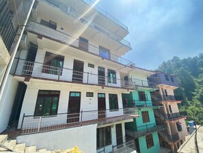 واجهة المنشأة