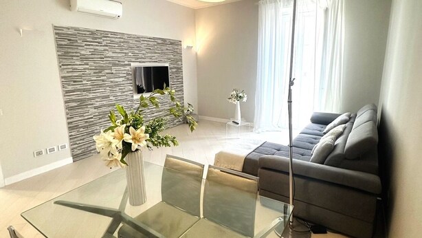 Unclassified image, 1 of 28, button - Elegant apartment in a prime location (Milano)