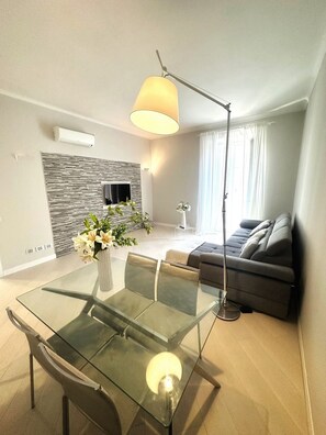 Living area - Elegant apartment in a prime location (Milano)